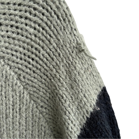 HANDMADE Vintage Wool Sweater - Picture 5 of 7